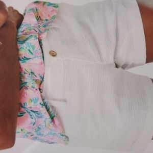 Lilly Pulitzer Callahan Shorts Womens 6 Resort White Seersucker Gold Button